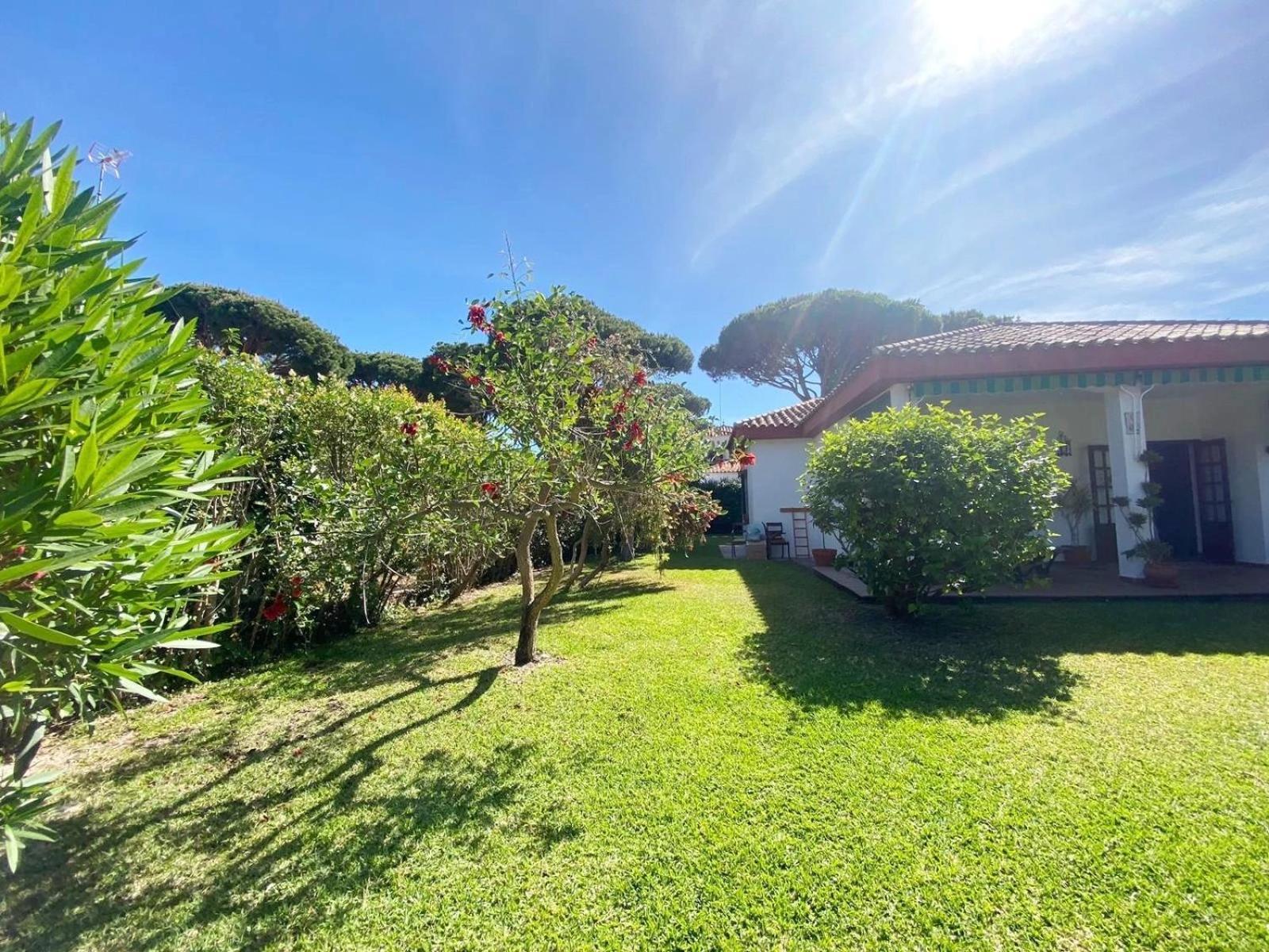 Chalet Roche A 300 Metros De La Playa Bagian luar foto